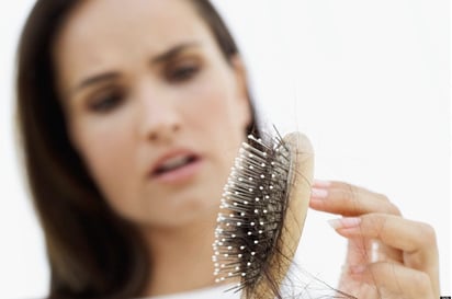 Señales que indican que tu cabello está muy frágil