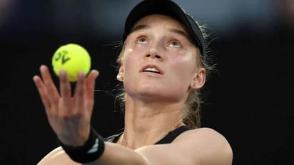 Rybakina gana en semis a Azarenka