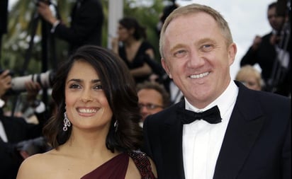 Salma Hayek revela lo que le dijo su esposo tras usar revelador vestido a los 56 años: Salma aplaudió la nueva canción de Shakira \'BZRP Music Sessions #53\'