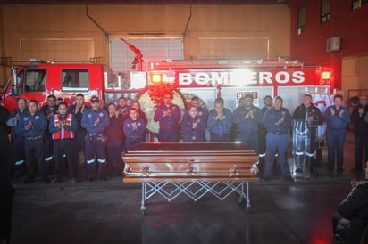 Bomberos PN rindió homenaje póstumo a Héctor Benavides