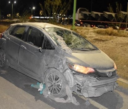 Mujer vuelca en curva del Carlos Salinas de Gortari de ciudad Frontera