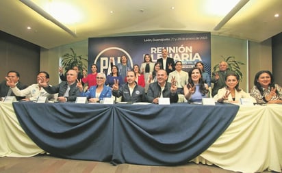 Acuerda PAN cerrar filas y frenar la reforma electoral