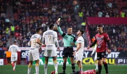 'Y se marchó…' la burla de Xolos tras la expulsión de un jugador de Pumas