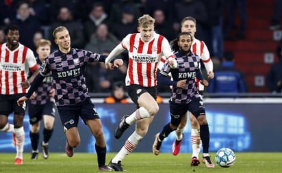 El PSV ganó y se mete en la pelea por el título; Erick Gutiérrez jugó 15 minutos