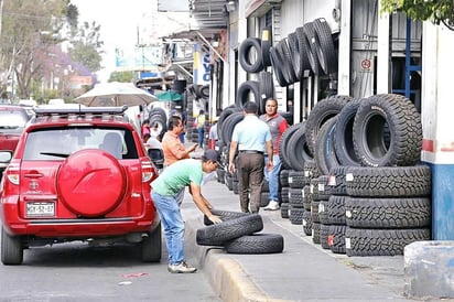 Llantas y refacciones suben ventas por miedo a recesión