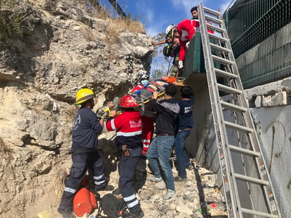 Obrero sufre caída de tres metros de altura en el Santuario de Guadalupe de Monclova