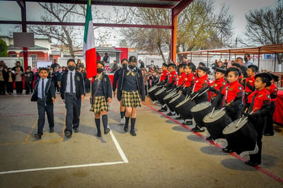 Realizan saludo a la bandera en la primaria Modelo de Piedras Negras 