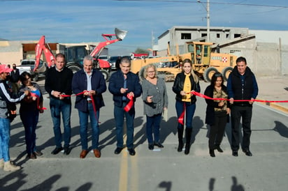 Riquelme entrega obras de pavimentación en Torreón