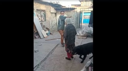 Hombre golpea en la cabeza a abuelita con un tubo en Ecatepec; es detenido tras difundirse video