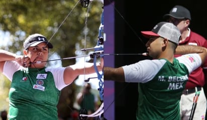 ¡Orgullo nacional! Dafne Quintero y Miguel Becerra son nominados a 'arquero del año'