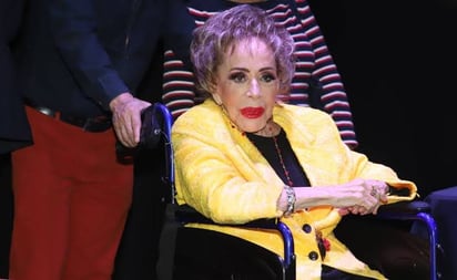 Silvia Pinal reaparece y otorga espacio teatral a la Ciudad de México