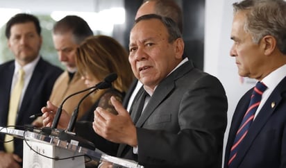 Reclama Zambrano trato irrespetuoso de PAN y PRI; “PRD no pide limosna a nadie”