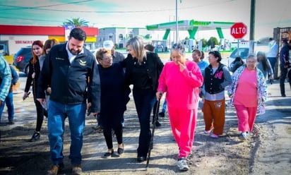 Alcaldesa entrega obra de pavimentación en colonia deportivo de Piedras Negras 