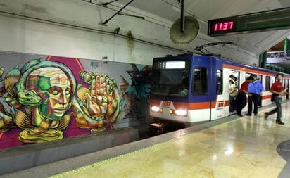 PAN denuncia que vagones del Metro de Monterrey fueron rotulados con logotipos de Movimiento Ciudadano