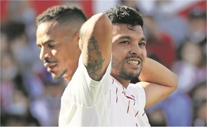 Tecatito Corona sin registro para jugar la Europa League: El atacante mexicano tendrá que esperar para ser tomado en cuenta por su equipo