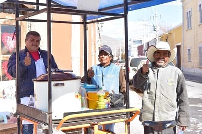 Beto Villarreal sigue tendido con familias del pueblo mágico