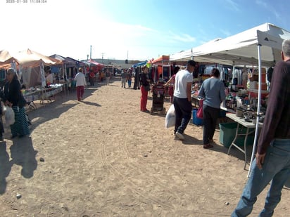 Comerciantes foráneos se van y locales se quedan con la crisis 