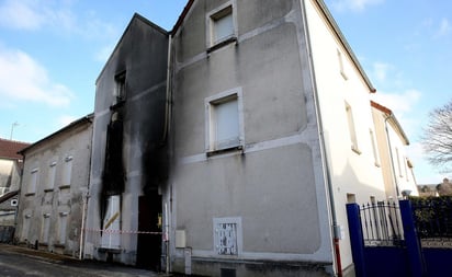 Mueren 7 niños y su madre en incendio provocado por secadora en Francia