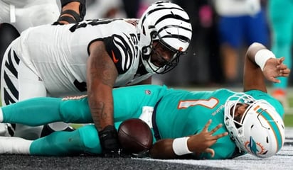 Tua Tagovailoa es “pieza sacrificable” en la NFL por no ser blanco