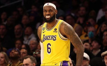 LeBron James hace historia y se convierte en el máximo anotador en la historia de la NBA