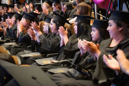 Mujeres de Piedras Negras están motivadas a seguir estudiando