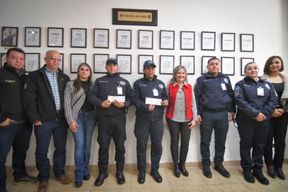 Reconocen al y a la policía del mes de enero en Piedras Negras 