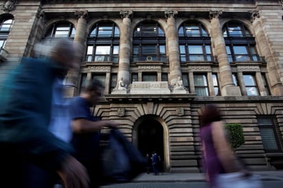 Banxico sigue pasos de la FED, subirá tasa 25 puntos 