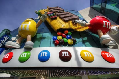 M&M's saca a sus lunetas 'sexys e inclusivas' de Super Bowl