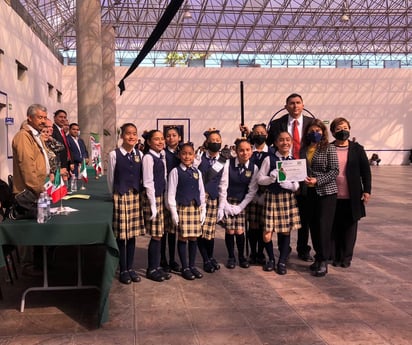 Escuelas participan en concurso de escoltas a nivel región 