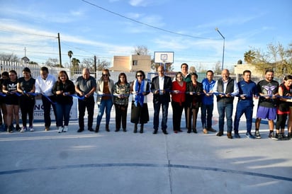 Entregan cancha de basquetbol rehabilitada