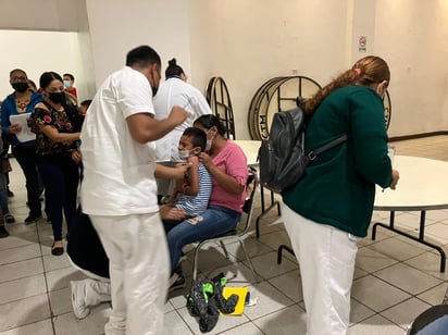 SSA invita a la población a jornada de vacunación en el salón CTM de Piedras Negras