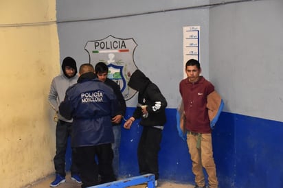 Policía Municipal evita robo a escuela y detiene a los ladrones