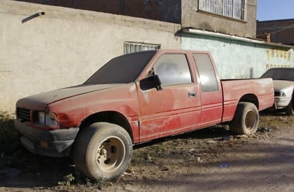 Policía Preventiva va por autos 'tirados' en la vía pública