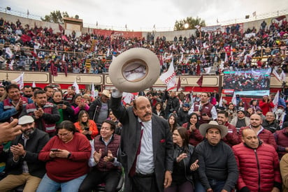 Armando Guadiana culmina precampaña 2023 en Saltillo