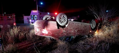 Auto volcado fue localizado abandonado en Ejido Pozuelos 