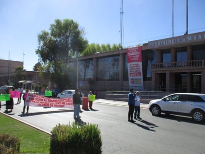 Se manifiestan por un mejor transporte 