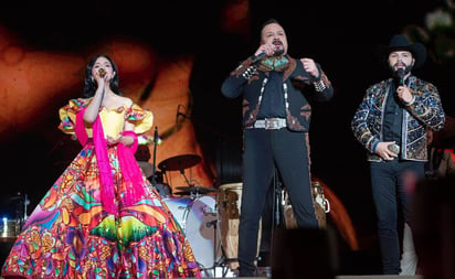 Pepe Aguilar, Ángela y Leonardo, responden a las críticas que han recibido en redes sociales: Los Aguilar han tenido encontronazos con cibernautas