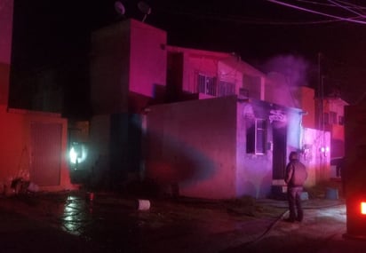 Familia nigropetense lo pierde todo tras voraz incendio