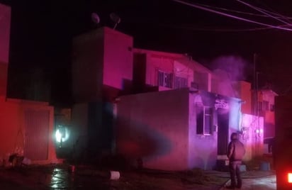 Familia de 6 se queda sin hogar luego de que corto circuito acabara en voraz incendio en Piedras Negras 