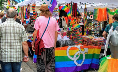 España aprueba la 'ley trans' mientras otros países reculan