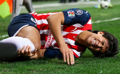 Chivas: José Juan Macías vuelve a lesionarse; fuera ocho meses: El atacante del Guadalajara se lesionó en el entrenamiento del equipo y volverá a estará fuera de las canchas 