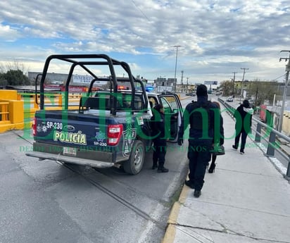 Mujer ebria intenta tirarse del puente Calicanto de Monclova