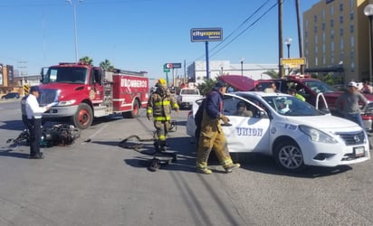 Taxista sigue detenido por provocar choque