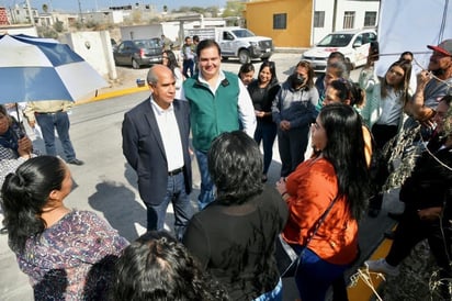 Alcalde se preocupa por los ciudadanos que acuden a realizar trámites a la presidencia