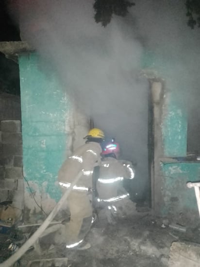 Cortocircuito provoca incendio de vivienda