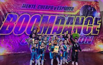 Niñas de San Buena brillan con la Academia  Katty Dance 