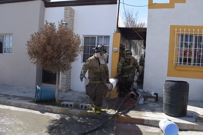 Casa se incendia en Los Bosques y deja una dama herida