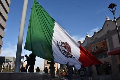 ¿Habrá clases el 24 de febrero, Día de la Bandera? SEP lo aclara 