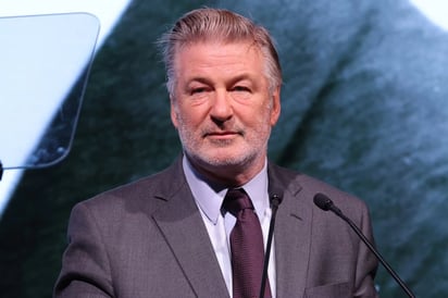 Fiscalía reduce los cargos contra Alec Baldwin