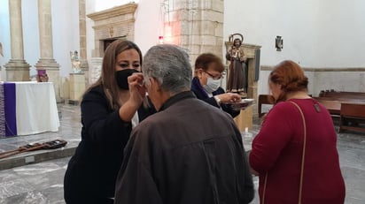 Católicos iniciaron la Cuaresma con miércoles de Ceniza 